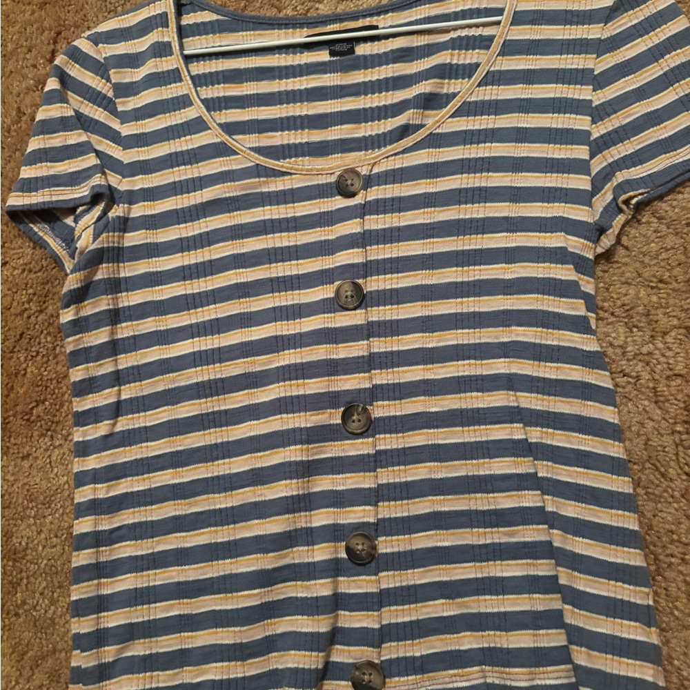 Hollister Gray and White Short Sleeve Button Down Shirt